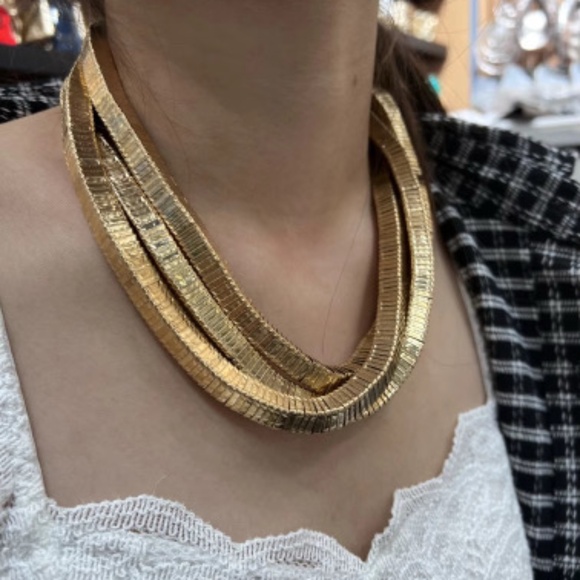 Jewelry - Rosetta necklace